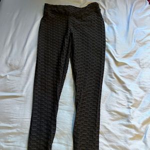 Forever 21 black buttscrunch gym leggings